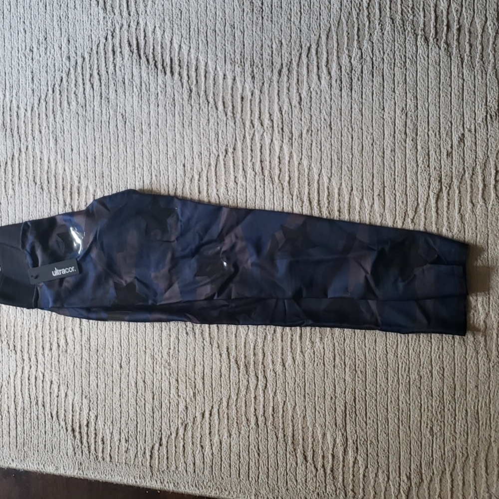 Ultracor, Women's Blue Ultra Silk Camo Knockout leggings, Size M - NEVER WORN.